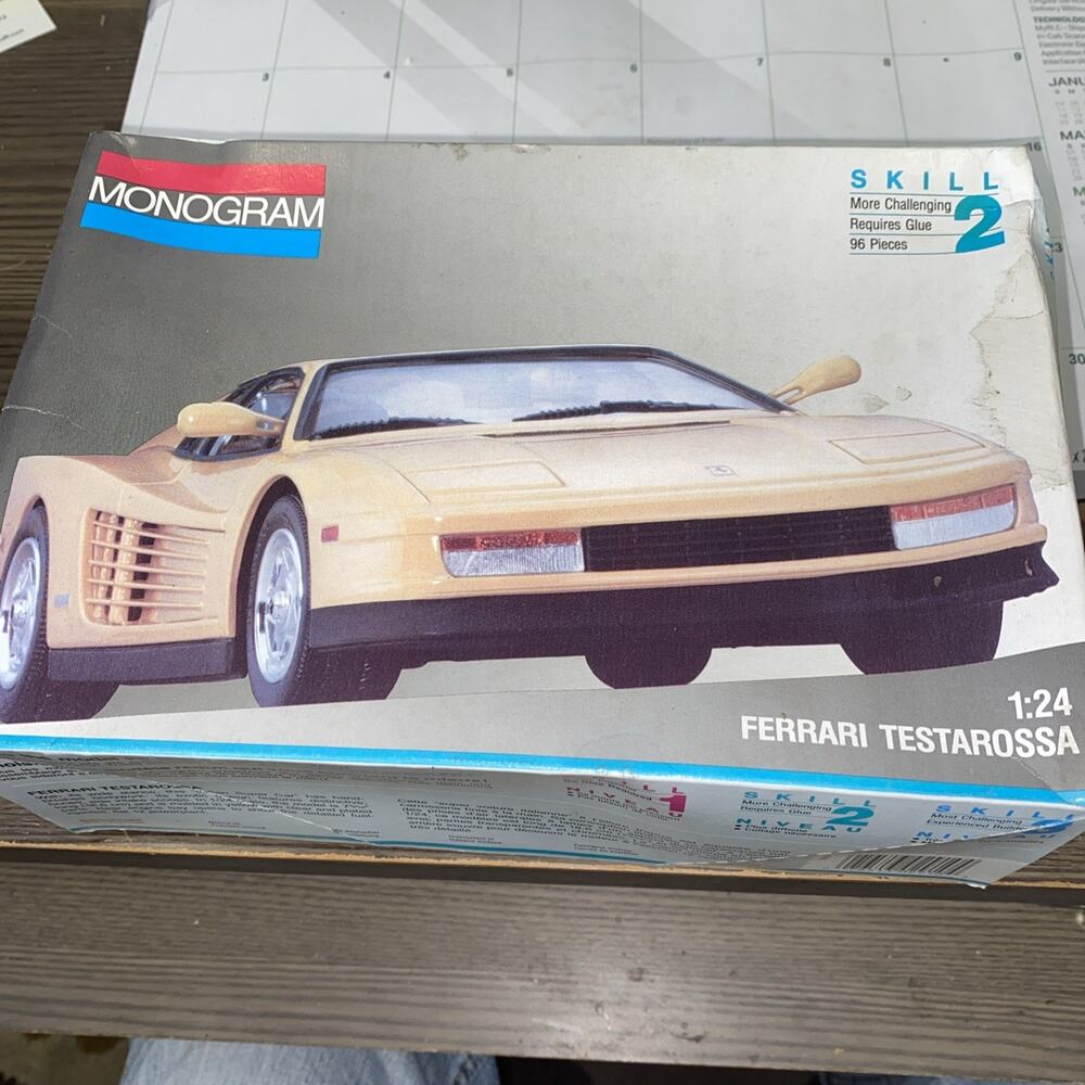 Monogram Ferrari Testarossa 1/24 Scale